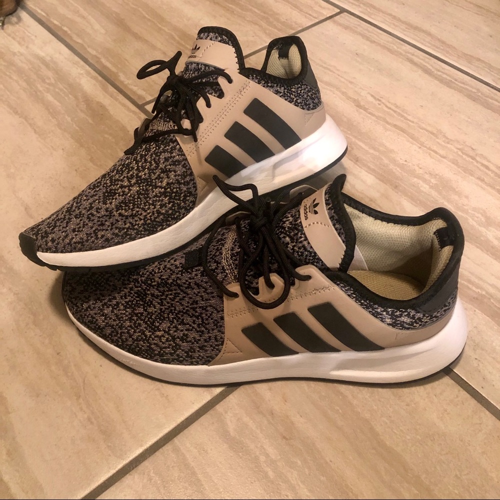 Men’s Adidas Athletic Shoes Size 8!